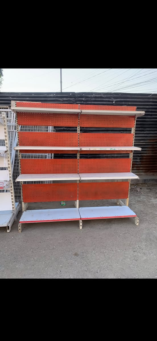 للبيع سفن تجهيز محلات الاتصال *********** وتساب العماره حي الحسين الجديد مقابيل السوك الاخضر شارع ابو شاكر
