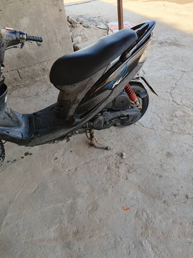 ماكس مفتوحه الدراجع جاهزه من كلشي شقال سلف هندر لايت عالي وناصي هورن سكنات بريكات وره وكدام قفل جنطه قفل سيتيىن مكينه خرسه كيج بانزين تايرات جدد مشي تاكل الكاع بلمشي الدراجه كلش جديده السعر ٦٥٠ بيه مجال رجان الموشراي لايراسل ويتعبني وتعبه المكان البصره الهارثه رقم *********** البصرة, العراق
