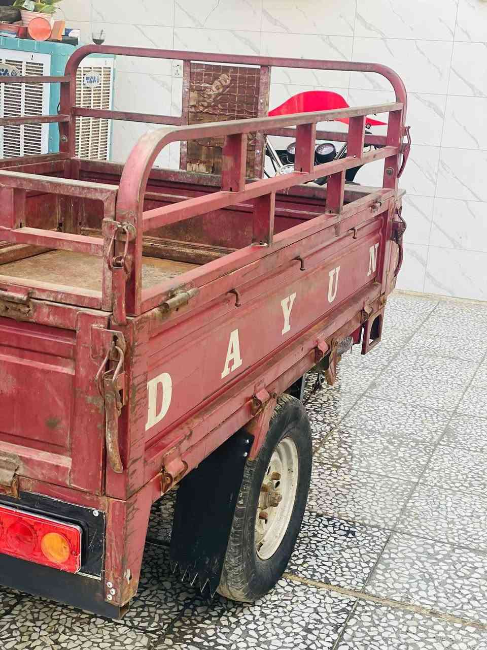 السلام عليكم ستوته دايوان موديل ٢٠١٥ حلوه بلاديه اوراق المصطفى اصوليه كهربائيات كلها شغاله مانقصها اي شي المحرك بي بخار قليل العنوان بغداد الرشاد (***********) السعر (950) وبيهه حك الجيه
