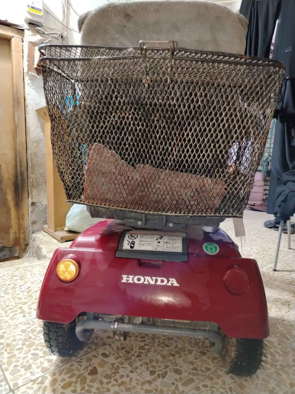 السلام عليكم دراجة مال معوقين شركة ياباني نوع هونداي دراجة بطاريات ليثيوم استخدام قليل ترجع علبك الدراجة شحن وقوية تفيد الاكبار بلعمر دراجة رزنة وبية وسائل امان ماطيح بسرعة السعر 800 وبي مجال ناصرية مركز للاستفسار الاتصال علرقم ***********
