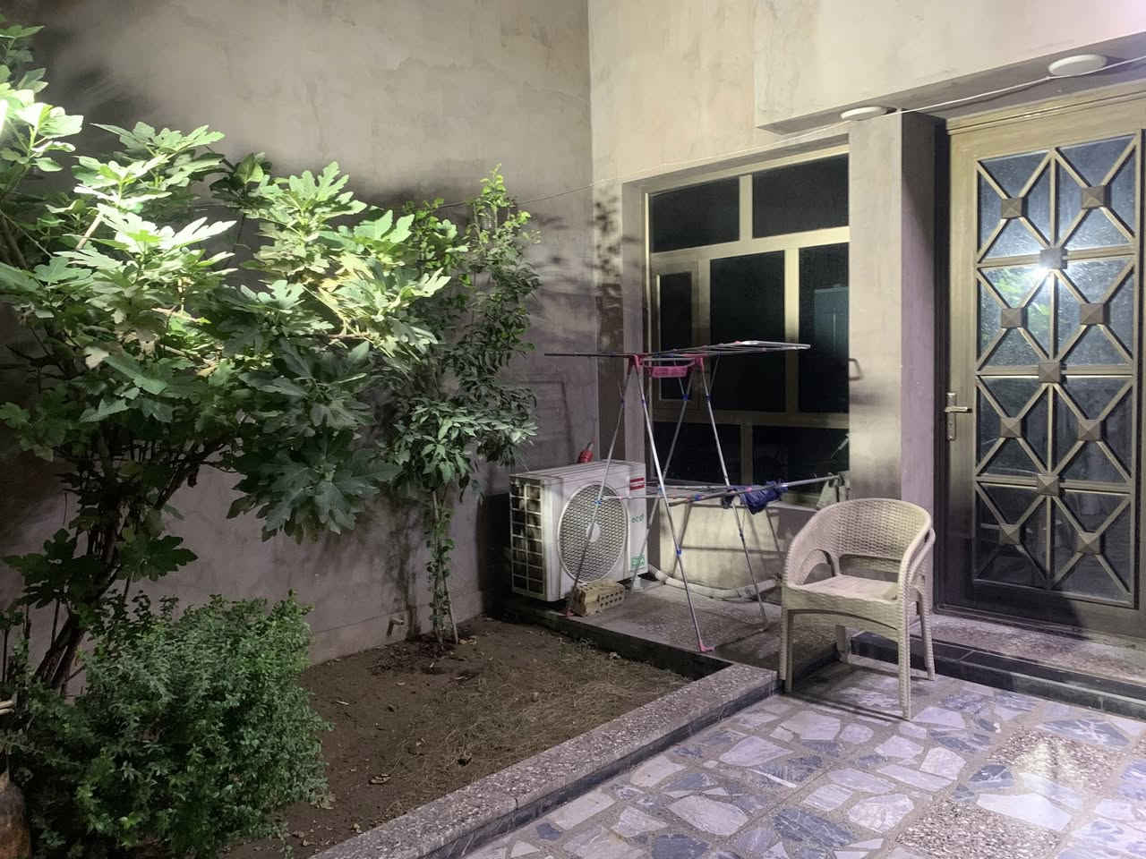 ياالله ١٥٠ م للبيع ٦ ونزال ٢٥ حي اور منطقة ٣٠٠
بناء ٢٠٢٢ كراج وحديقة مطبخين حار بارد ٤ نوم ثنين سويت

ملاحظة / 

اذا مشتري جاهز ومرتب حاله ع مبادرة ابيع 

***********
