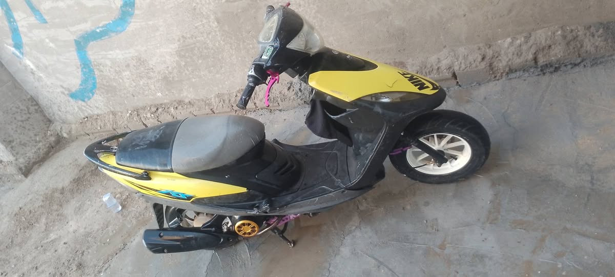 سلام عليكم دراجه ماكس البيع او مراوس بستوته دراجه مكينه  49 بلادي 
دراجه نضيفه و عليه تعديلات خارجيه 
دراجه بدل بيه ولفات مال شركه تاي وان 
الصلي مفتوحه بس مره تبديل ولفات دراجه نكره سلف يعني بس شغل و تطلع السعر 450
و بيه مجال مكان بابل الحصوه حي نتصار 
رقمي ***********
موجود خاص
