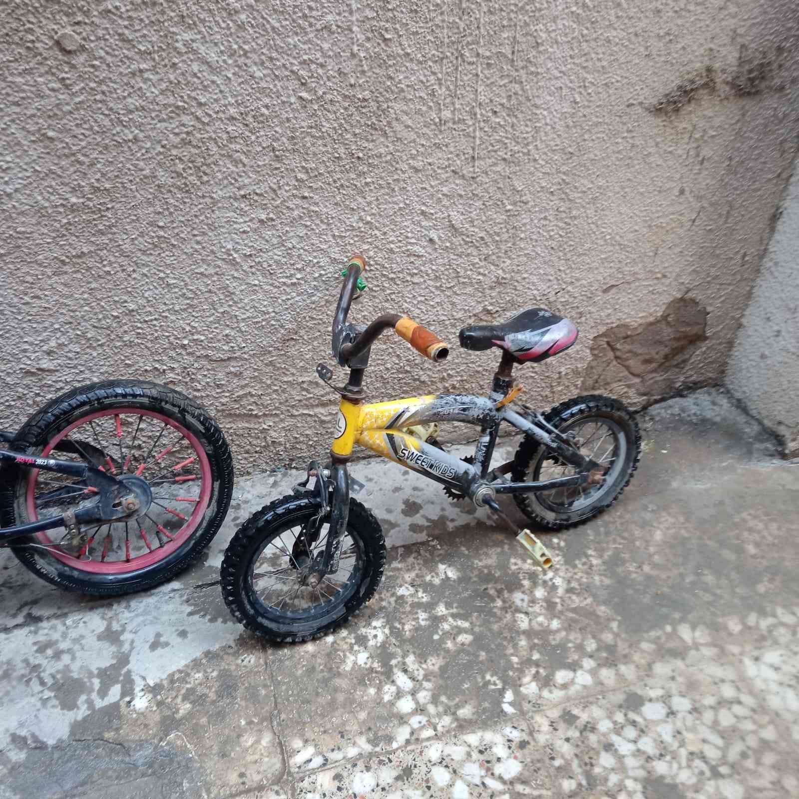 بايسكلات للبيع قيم واخذ


**إذا كنت صاحب هذا الإعلان وتريد حذفه لأي سبب، رجاءا أرسل رسالة إلى الدعم الفني**