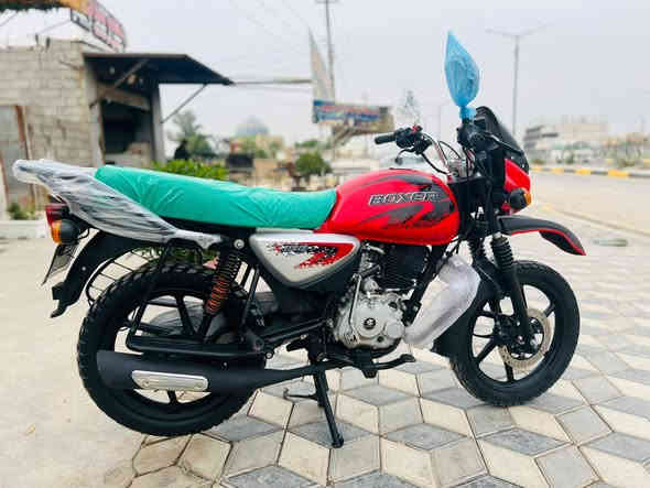 سلام عليكم
دراجه 2023 بوكسر 
مرقم بغداد نكليزي 
دراجه جديده معنئ الكلمه ماشيه 3000 ألف 
شركه مال جناي كامله من كلشي أي نقص مبيها شراي اتصل وبيك خير ودلل ***********
