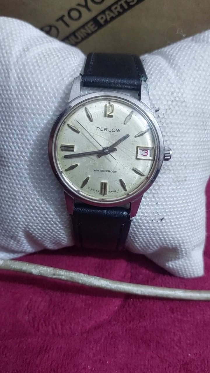 ساعات سويسري قديم البيع سعر خاص رقم ***********
