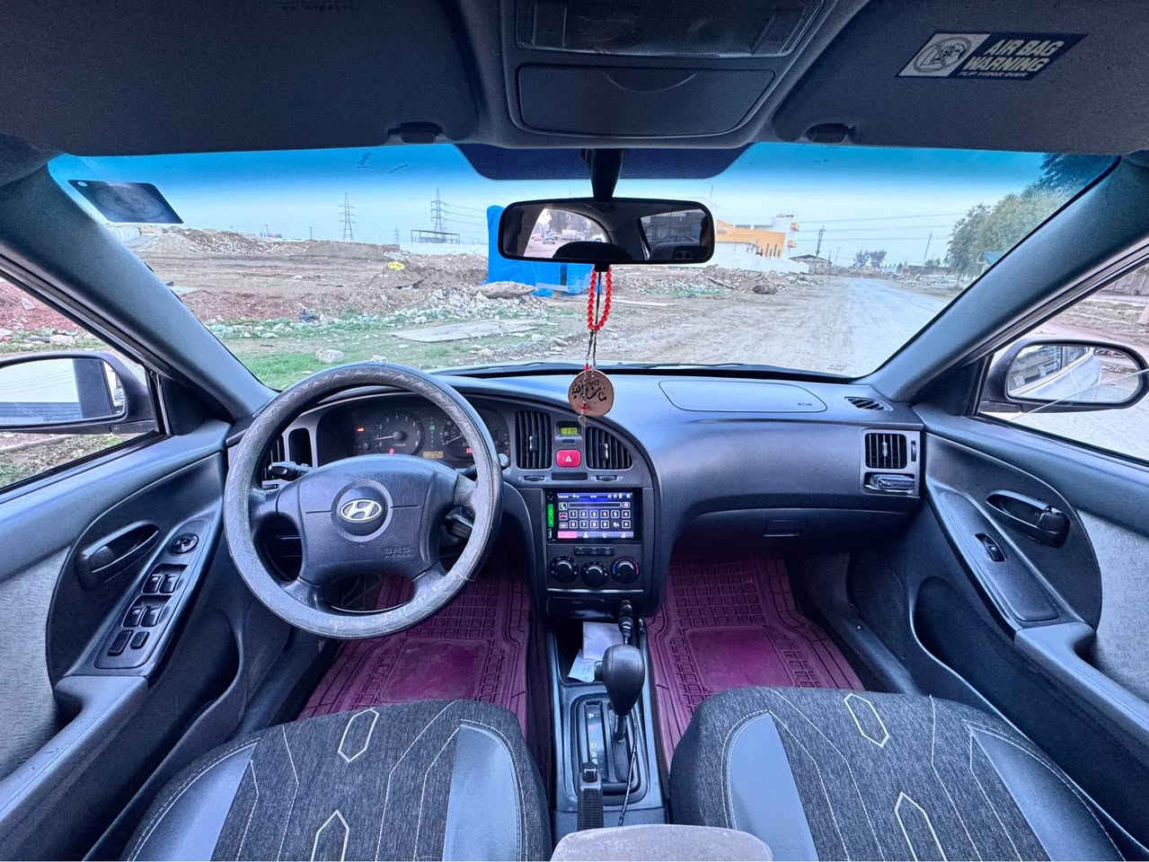 السلام عليكم 
النترا 2006 
صبغ عام اثر تقحيل 
بيها معجون بين البابين فقط 
محرك 20 اصلي شرط 
كير شرط 
تبريد وتدفىه شغاله 
رقم السياره مميز 
كوبون بانزين بيها 
مسجل شاشه 
الكير اوتو 
والسعر كلش معقول 64 وبيها مجال قليل 
*********** موصل, نينوى
