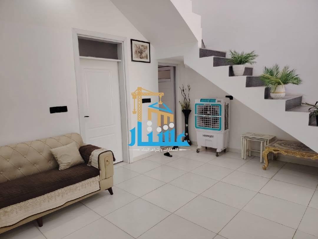 بيت طابقين للبيع 

حي الكفاءات 

عدد الغرف 2

مساحة 125 6.25×20 

بناء سنة 2024 

للاستفسار أكثر زورو مكتبنا ركن الفراز مقابل ركن الخضراء او الاتصال على الرقم ***********

#عشتار_للعقارات_واشراف_البناء

