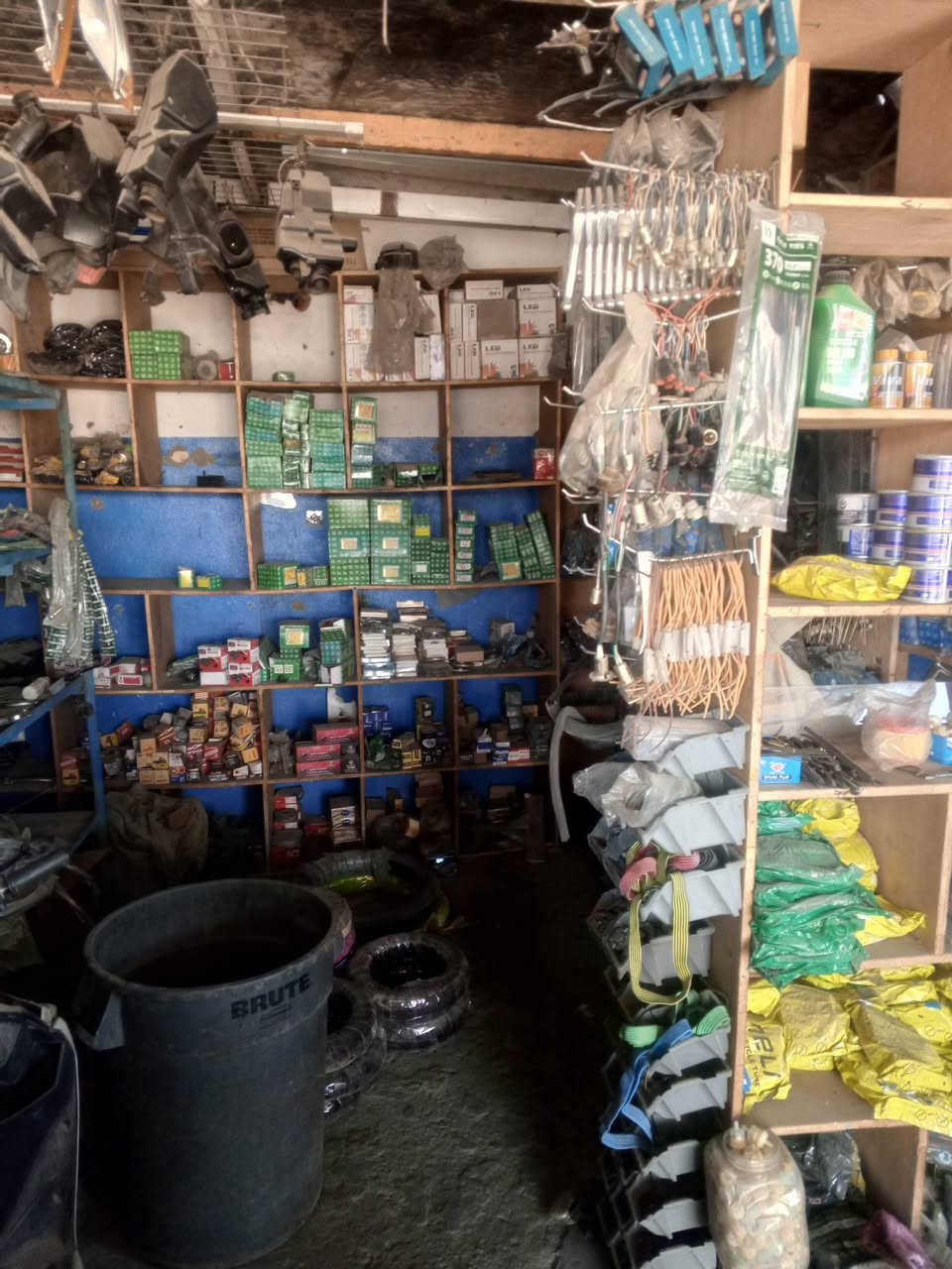 سلام عليكم ادوات مال محل كامل اوتماتيك وايراني وستوته وبوكسر وتكتك ***********
