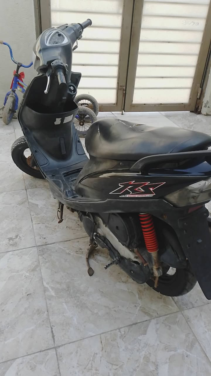 دراجه ماكس عدلة نضيفة نقص بس سلف الدراجة كفالة عامة ما مفتوحة ونشطة من مكينة وكهربائيات للاستفسار  /***********
