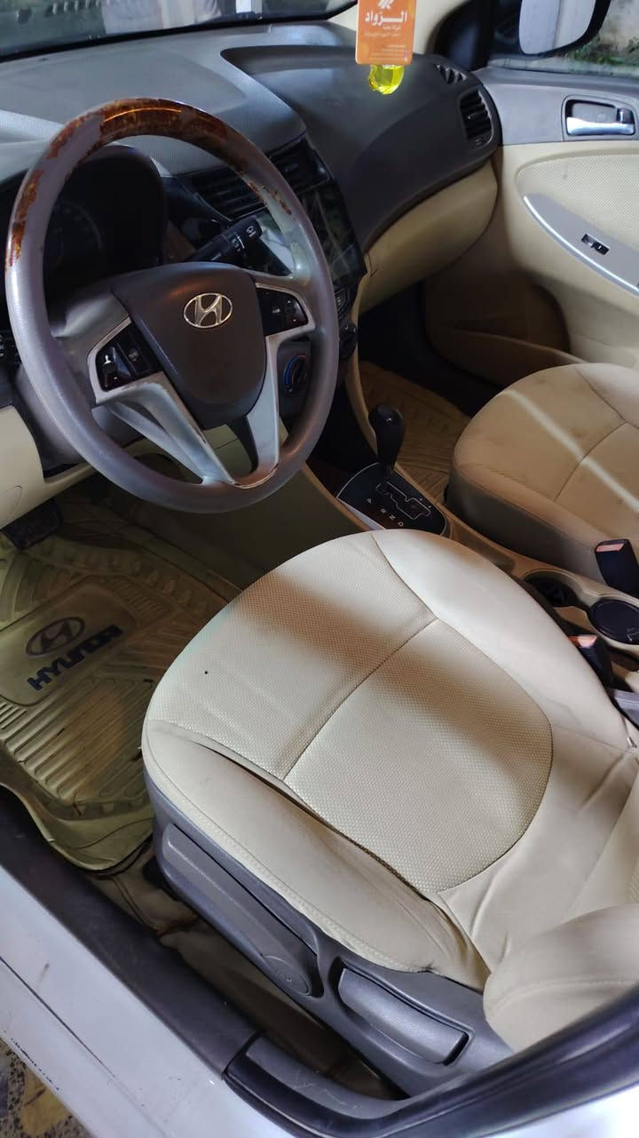 سلام عليكم لبيع اكسنت موديل 2015 ماشيه 200 فول مواصفات طخه خفيفه بل جاملغ الأمامي  فقط امداور ثاني يوم رقم انكليزي/محرك 1600 السعر 108
***********
‏‪0780 268 0470‬‏
