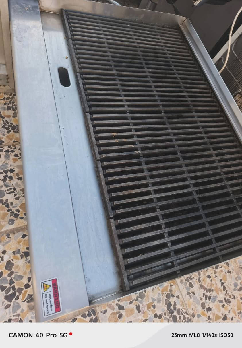 السلام عليكم 
كرل فحم اخو الجديد  مشتغل اسبوعين فقط
مجمدة تركي درجة اولئ شرط النضافة 
حماية كنتاكي وكرسبي اخت الجديدة 
اتصال *********** واتساب موجود

