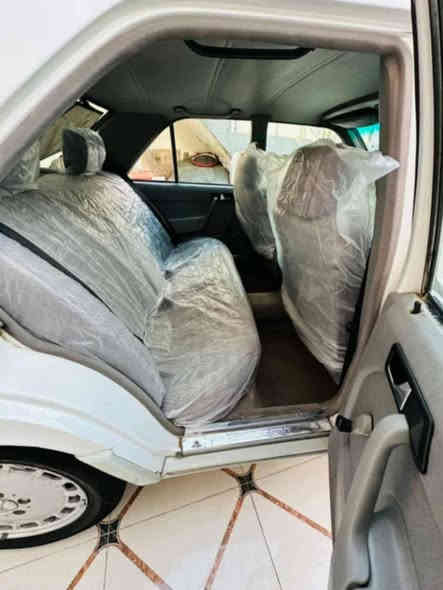 السلام عليكم 
للبيع مرسيدس طيارين 190E موديل 1991 وارد يابان لون ابيض فول مواصفات جام كهرباء ايرباك ستيرن دوسات نيكل غرفه السياره جدا نضيفه وبلاديه محرك وكير ونجي تحوير مضبوط تبريد ثلج سبير شركه عده اسعافات رقم اربيل 
السياره سيرفس كامل وكلشي بيها شغال وجديد 
مكان السياره بغداد ... زيونه
السعر 63  $
للاستفسار ***********
