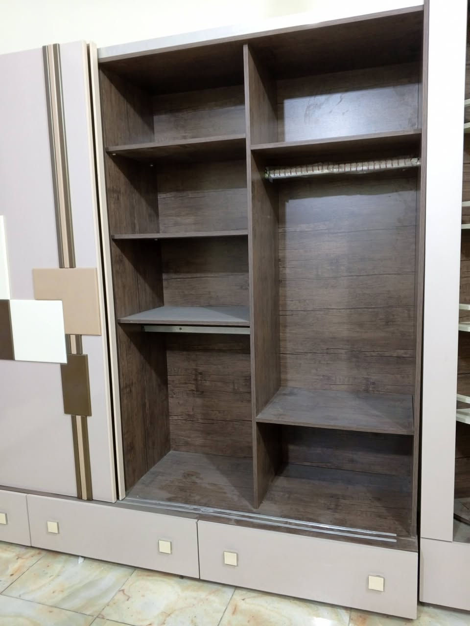 غرفه تركيا ثقيله جدا 10قطع  للبيع 950 معه الدوشك ممتواجد ع الفيس وات ساب فقط
***********,
