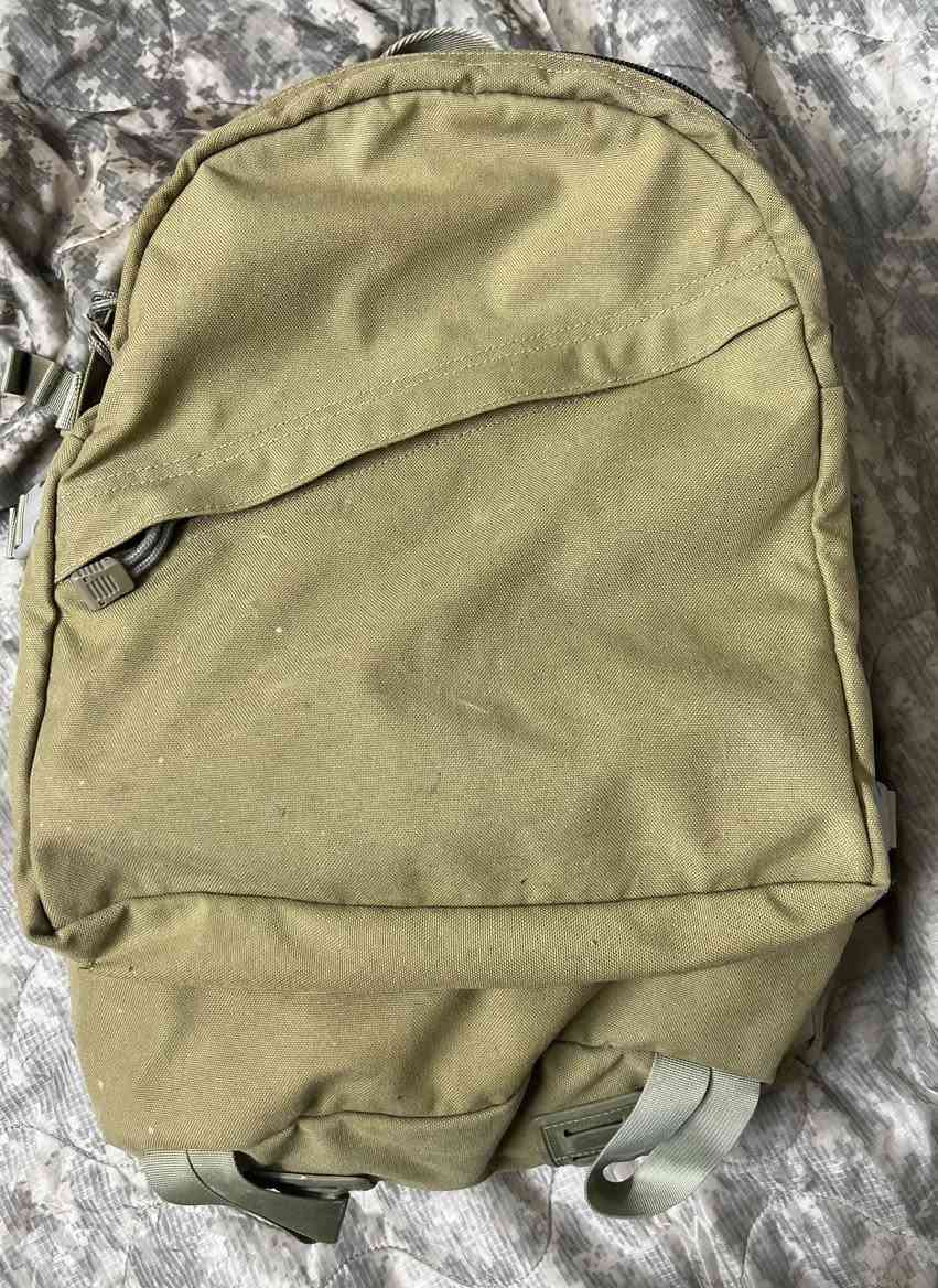 يالله 
جنطة بلاك هوك حيل نظيفة 
تواصل خاص او واتساب 
يوجد توصيل 🚚


**إذا كنت صاحب هذا الإعلان وتريد حذفه لأي سبب، رجاءا أرسل رسالة إلى الدعم الفني**