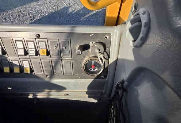 للبيع - بۆ فرۆشتن 
———————
شفل : VOLVO
حجم : L90D
مودیل :2002
دخول جدید شیمالی
—————————
بۆ زانیاری زیاتر پەیوەندی بکەن بەم ژمارە تەلەفۆنە 

***********
***********
