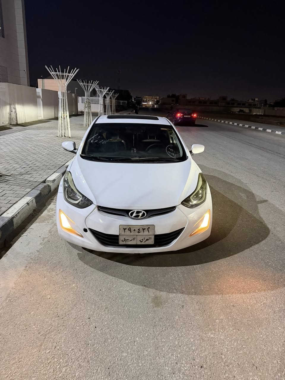 سلام عليكم
النترا 2014شكل ال15  خليجي فول gls 
مكفوله من الصبغ والضربه والتبديل ماعدا بارد قليل 
محرك  وكير بلاديات
المواصفات
كشنات جلد جملي 
كشن السايق كهرباء
بصمه دخول وبصمه جنطه
ويل 17رياضي
حساس Abs ومانع انزلاق 
ستيرن تدفئه 
مثبت سرعه
حساس مطر 
فتحه 
تبريد خلفي 
تبريد منفصل بين السايق والراكب 
لايت اوتو 
حساسات خلفيه 
٦ايرباك 
تخم تاير وحداديه جديده 
السعر ١٣٠وبيه مجال 
مكان السياره النجف الاشرف
موبايل ***********
