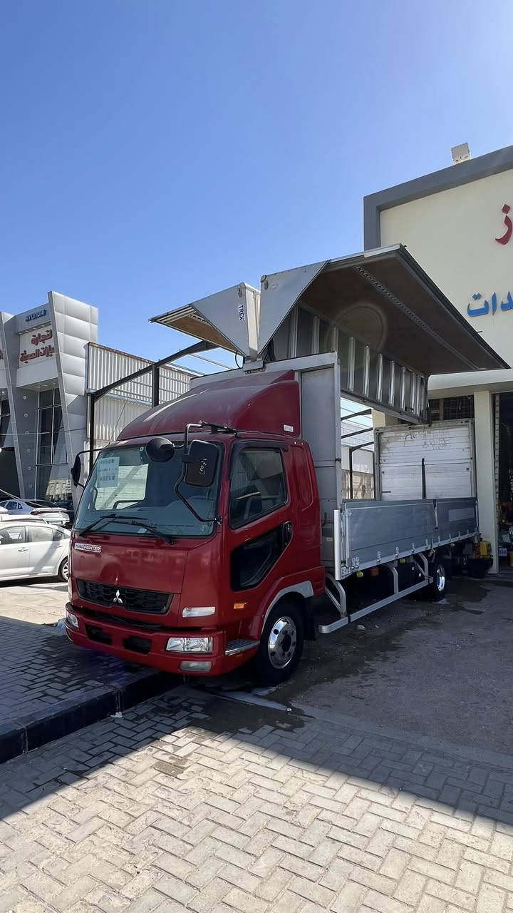 سلام عليكم
حافضه فوسه شكل جديد دخول جديد العراق 
طول 6 وربع فول موصفات شاصي محسن الأخير محرك 6 سندر سوبر حافضه عاليه كفاله عامه من كلشي مكاني البصره ساحه سعد ‭0771 954 1674‬
