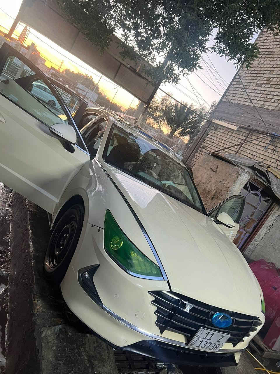 سوناتا تكسي دبي هايبرد رقم بغداد موديل ٢٠٢٣
مصبوغه عام بيجي اصل ابيض 
كفاله من الظربه عدا بداية البنيد بي تعديل والباقي كفاله 
تبريد تدفئه بطاريات 
تخم تاير حداديه كله جديد 
ماشية ٥٨٠ الف 
بأسمي سنويه لل٢٠٣٠ 
***********  اتصال 
السعر ١٣٤ وبيهه مجال
