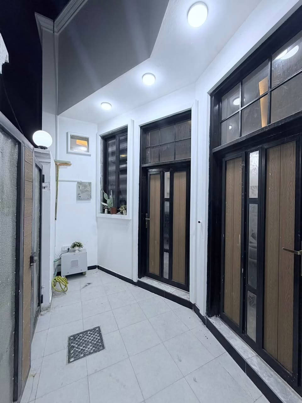 السلام عليكم بيت للبيع
مساحة البيت 100متر مربع زراعي 
منطقة حي الجامعه دخل مجمع حيدر حجي هندي 

بنا حديث درجة اولى يباع مع الاثاث 3 سبالت مبردات عدد 1 غرفة نوم مطبخ كامل كاونتر ثلاجة  براد تخم صالة تخم استقبال ***********
