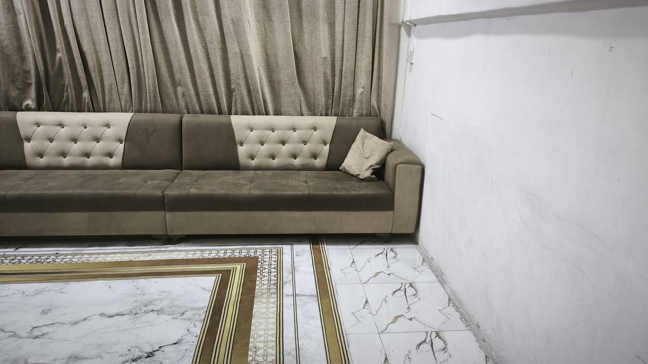 ديوان استعمال قليل تفصال 10متر  5قطع لون بيجي غمق وفاتح .السعر 
600.000 الف البصره الموفقيه
***********واتساب
