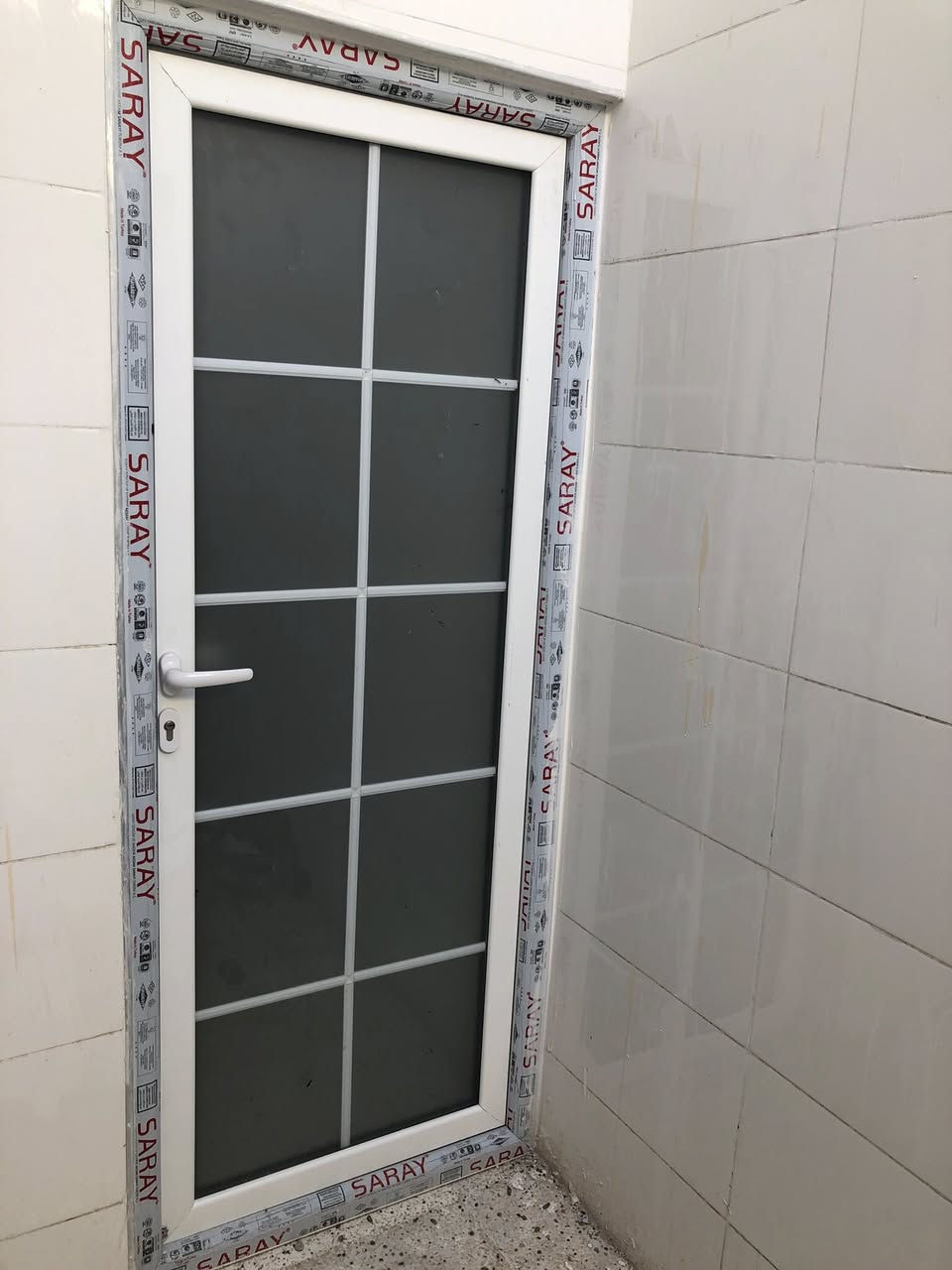 سلام عليكم معمل المنيوم الصناعية ابواب شبابيك سلايت سعر منسب جدنا وا pcv نعمل جميع محافظات سعر متر سلايت 8 دولار وا سعر باب المنيوم 140 دولار )(رقم هاتف ***********
