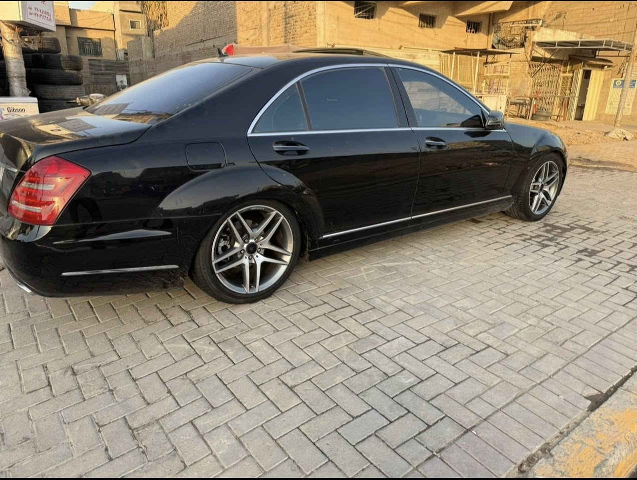 مرسيدس موديل 2009 )S350(رقم بغداد بسمي
فول فول مواصفات 5 بردات

سيارة جديد

التفاصيل والمواصفات 

بردات كهراباء 

- 5 كشنات تدفئه 

- لون اسود ملكي مع سقف سلايت 

- سيدي جنجر 6 أقراص مع نظام تشغيل Dvd +mp3 +awx+ اوديو +مع كارت ريدر + بلوتوث

- تبريد أمامي خلفي والتكم الخلفيه

-ناظور ليلي 

- 4 بيبان شفط مع صندوق كهرباء 

- رقم بغداد بسمي جديد انكليزي 

- ستيرن كهرباء

- 4 كوشنات كهرباء مع خزن حسب الوضع Vip

- جكات كهرباء  

- حساسات أمامي وخلفي 

- مرآة الجوانب عاكسه للضوء 

-مع غلق المرآة الجانبية عند الأغلاق اوتو  

-لايت زنون عالي ناصي شركة أصلي

- 

- ثلاث أنظمة للقيادة S/C/M

-البيبان الخلفية لارج الحجم الكبير رئاسي

- أحزمة الأمان يأخذ وضع قياس الجسم كهربائي 

طبعاً اكو بعد مواصفات بل نسبه للجناية يعرفوهة 

السيارة مابيه اي نقص 

ملاحظه / السياره بيه صبغ فقط دعاميه اماميه ودعاميه خلفيه فقط  

مكان السياره بغداد 

رقم ***********
