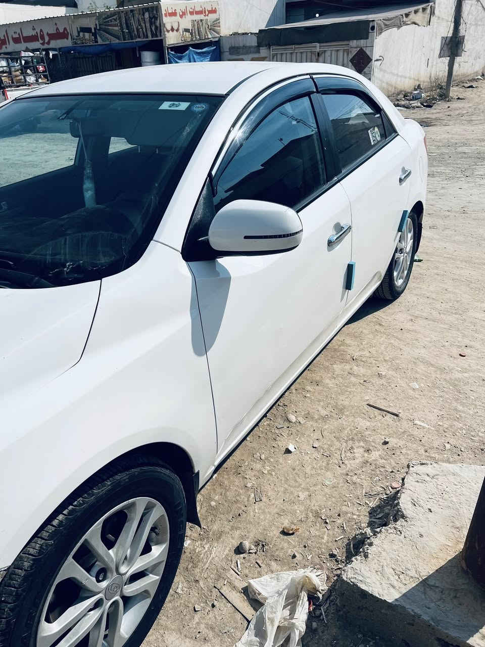 السلام عليكم سيراتو 11 بيهه قطعتين كلير بدون معجون وشخط بلباب موظح بلمنشور كير ومحرك كفاله تدفئه تبريد كله شغال صدر باتري تخم تاير كله جديد عله إيدي مكاني واسط العزيزيه رقم أربيل باسمي سنويه لل 30 سعرهه 93 بيهه مجال حك جيه ***********. ***********
