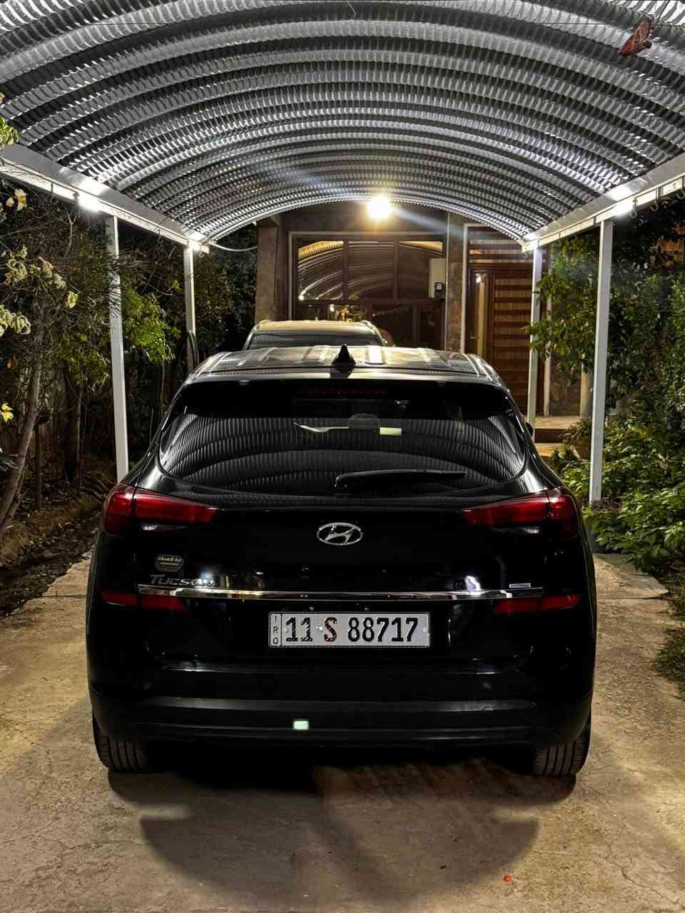 السلام عليكم للبيع توسان ٢٠١٩ وارد امريكي اللون اسود السياره حادثها خشم جاملغ السايق والبنيد بدون دواخل وايرباك ستيرن وبردة وراجعات سيستم صور الحادث موجوده ورقم الشاصي موجود والسونار موجود رقم بغداد الجديد الدولي بأسمنا سنويه جديده وهزه جديده 
المواصفات: 
مكينه ٢٠٠٠ 
ماشيه ٤٥ الف 
شاشة جبيرة
كامرة خلفية
ابل كار بلي
دفع رباعي
رادار امامي
تحديد مسار
مانع اصطدام 
سايد بريك دكمه
اوتوا هولد
ثلاث وضعيات قيادة:سبورت-ايكو-نورمال
كشافات اماميه
تخم تاير جديد
كاعيات الشركه الاصليات
كتلوكات الشركه
السبير والعده مالته 
السيارة جديدة جداً بمعنى الكلمة والجاملغ مبدل اصلي نفس اللون يعني فقط قطعة وحده البنيد صبغ والسونار موضح امامكم وصور الحادث كذلك عنوان السياره بابل مشروع المسيب السعر 160وبي مجال للاستفسار ***********
