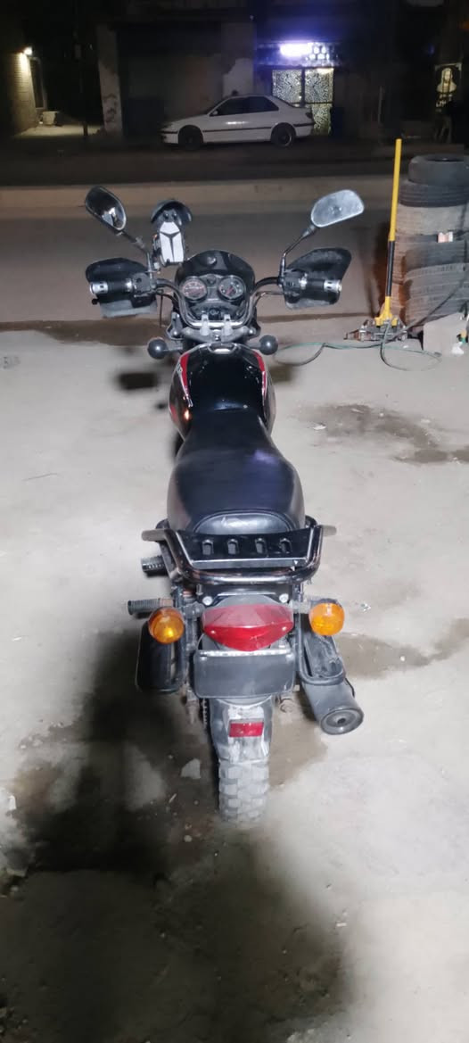 السلام عليكم دراج بوكسر موديل 2021 مكينه نضيفه لاتنقيص لاتبخير مكاني حي اور دراجه اوراق مااشين معاملتهه ***********
