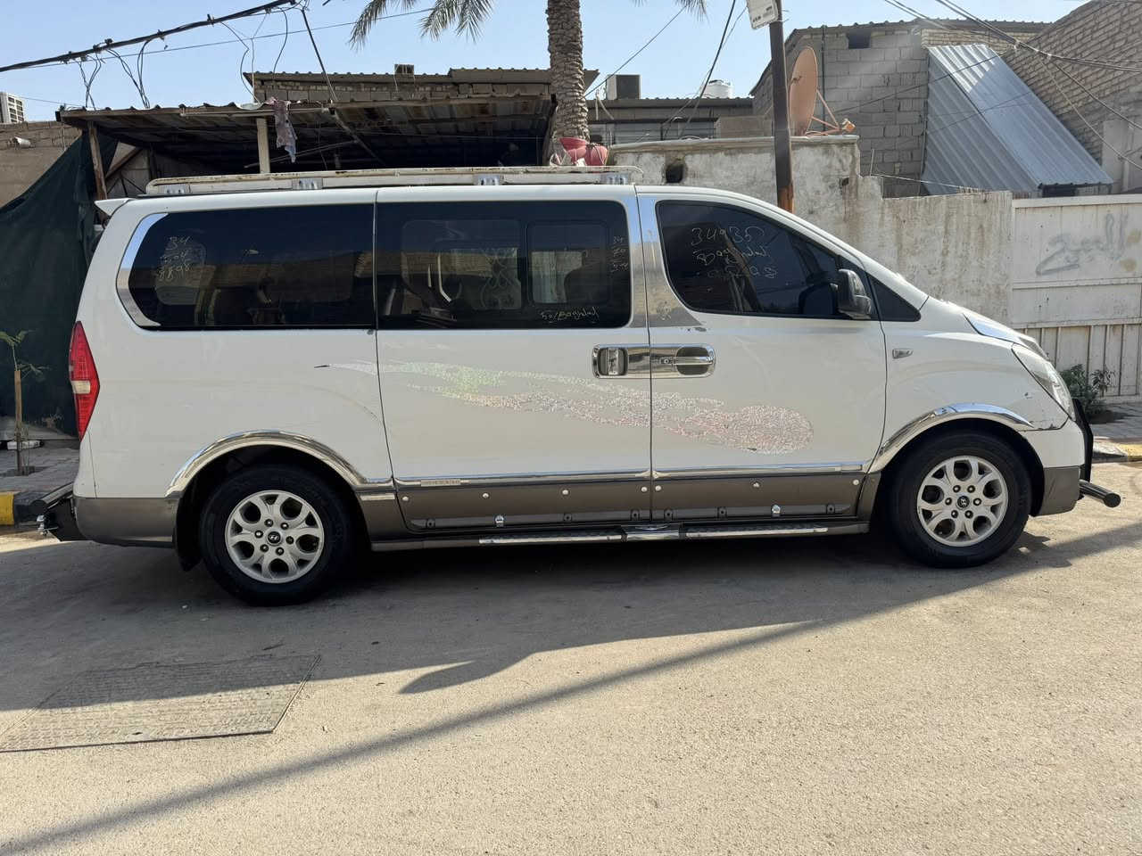 2010 سياحي محور سبلاين 12 اوتو كصه جديده جاهزه من كلشي ومصفره اما بالنسبه لظرر البيه اتصل وافهمك  او راسل خاص معروضه ب 155$ مكان سياره #الكوت 
***********
