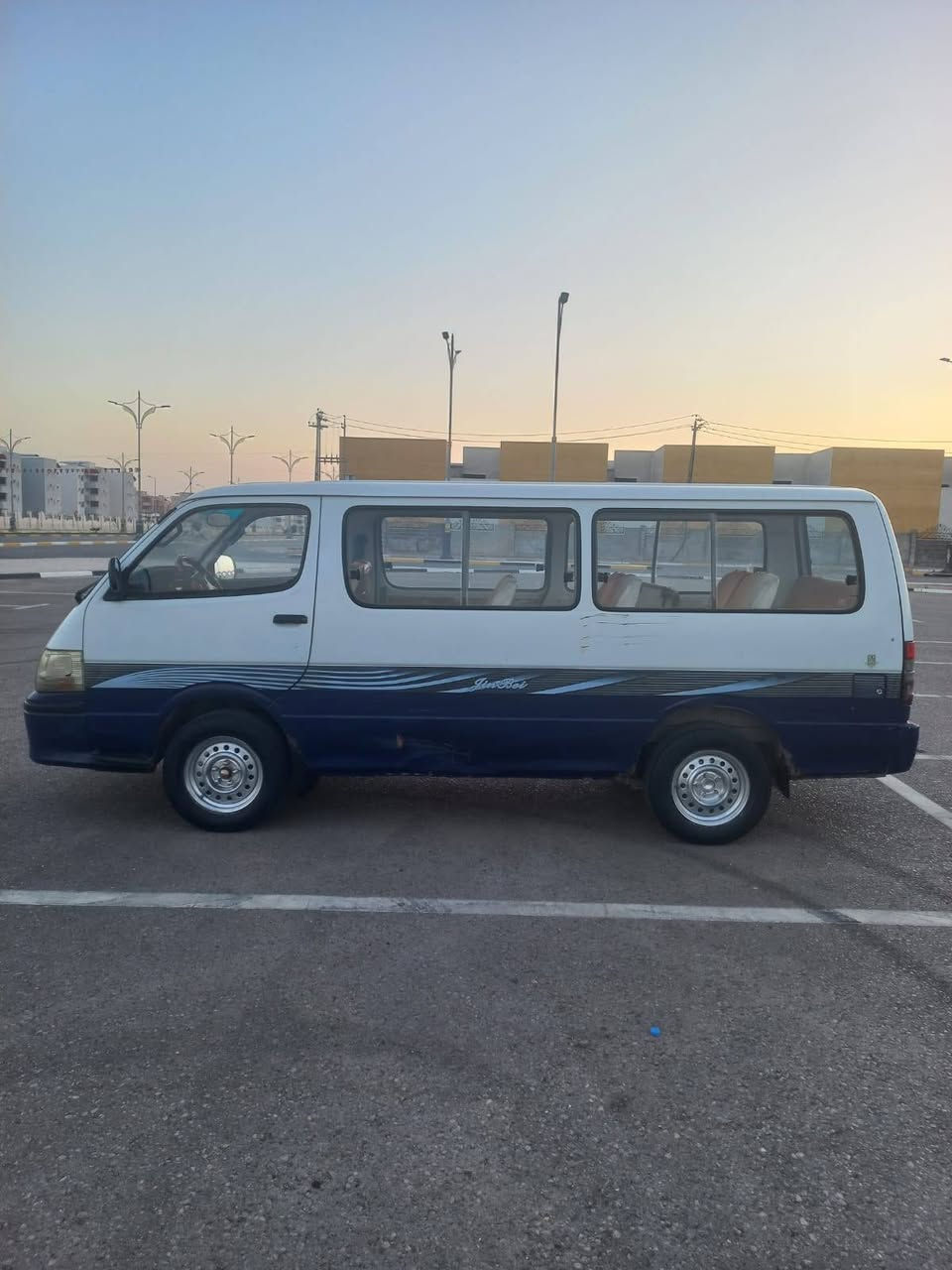 سلام عليكم
جنبي شرطيه ٢٠١٤ مكينه كير اكسل مكفول
تخم تاير خط ابيض جديد
سياره بيها خياسات بل دواير وبيها طخه بلحجل
مكاني بغداد شهداء البياع
***********
إياد الشويلي
