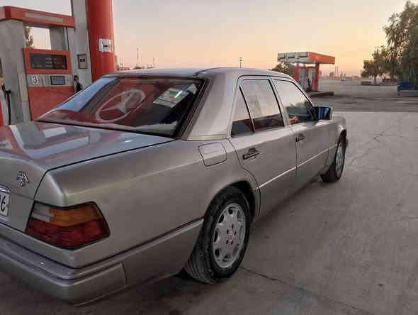 بسم الله تبارك الرحمان 
اخوي اقره التفصيل وخادم
مارسدس دب موديل 90محدث 93مكينه وكير بطه 3000ديلكو رياضي تبريد تخم تايرات وياله حاويه لوك كشنات جده صدر وعرفانه جدديد كهرباء كله شغال ايبس شغال سنوؤه جديد رقم جديد سنويه 2028 تحويل وكاله حاضر  قوعد بلاد نضاف ساكن كفري ***********وخادم بدون ضرر ولا خياس مصبوعه جماليه قبل سنه سعر 60وخادم
