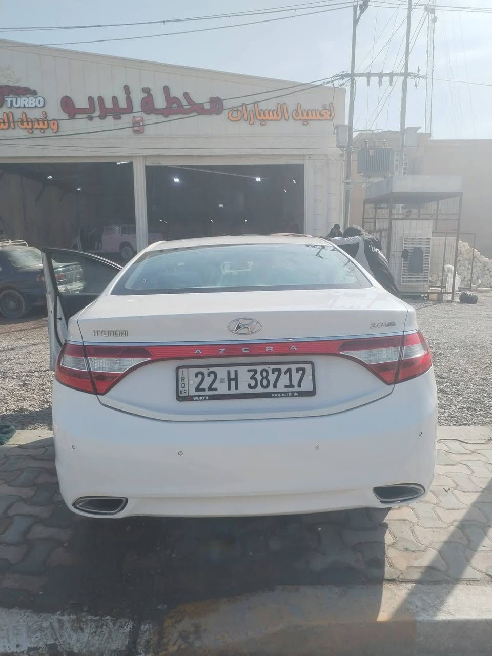 السلام عليكم للبيع او المراوس ازيرا موديل ٢٠١٤ وارد خليجي لون صدفي محرك ٣٠٠٠  مواصفات نص فول داخل لونين تحكم استيرن  تدفئه وتبريد قطعتين برده خلفيه بردات جانبيه مري اشاير ترحيب مري شفط تدفئه كشنات وبيها بعد مواصفات دواخل شركه صدر امامي خلفي جديد تخم تاير جديد سياره جاهزه ان شاء الله صبغ قطعه واحده السعر118  مكان السياره الانبار فلوجه الاتصال على الأرقام ***********  ***********
