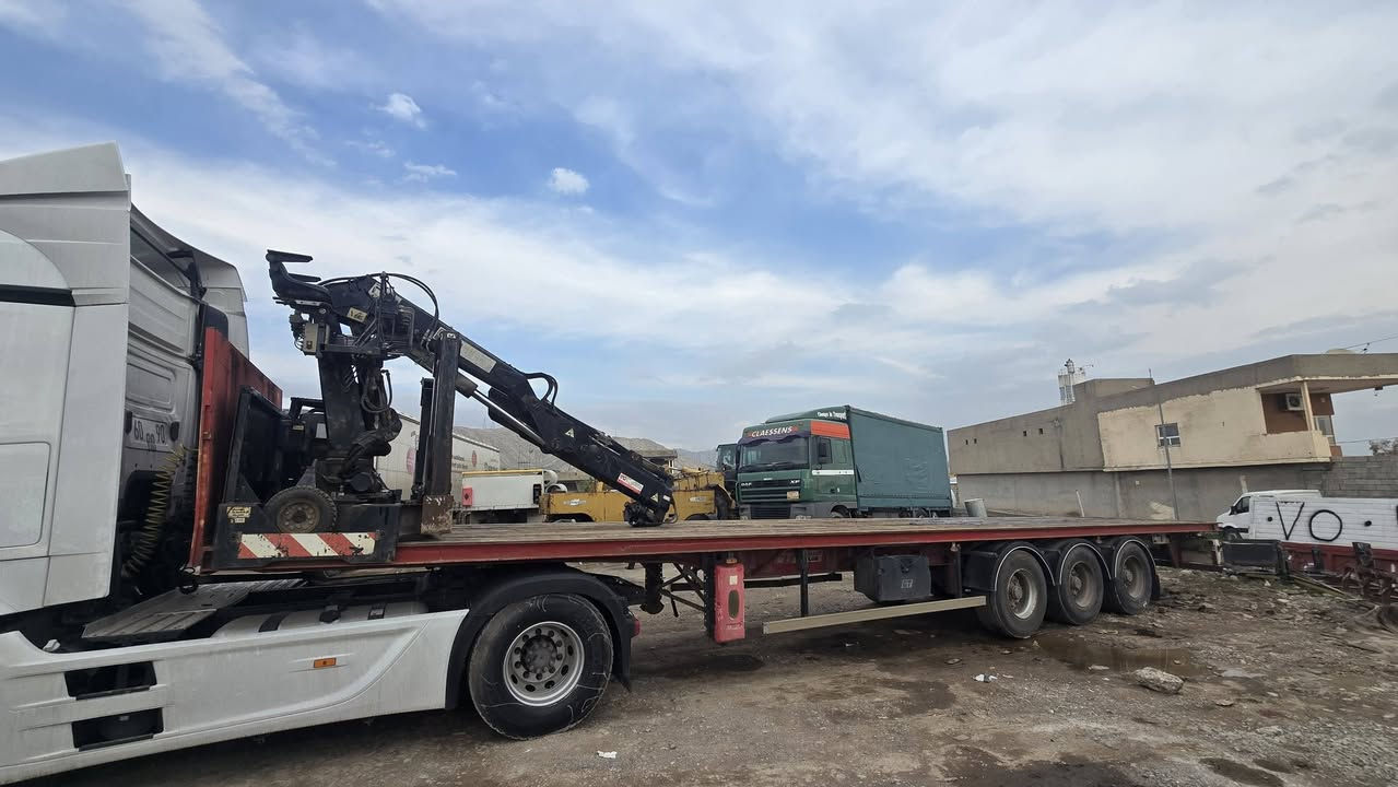 حجم ٤٨  موديل ١٨   سياره ماشيه ٤٠٠ الف السياره جديده  كرين  حجم 
٨ طن ٥ سلايت  هياب حديث مشتغل  ١٤٠٠ ساعه  سياره كاتي  راح تترقم  باسمي  
السعر ٥٩٠ ورقه 
***********
