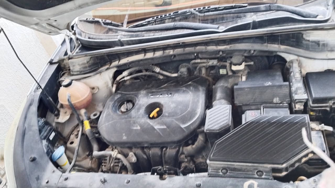 السلام عليكم توسان 2019 وراد امريكي حادثه فقط داعاميه اماميه وبيها شبر بارد بسيط يم الجاملغ الخلفي فول موصفات عده الفتحه والبصمه بدون ايرباك ماطاك ماشيه 112الف كيلو
الموصفات 
1 لايت زنون شمسي + لد نهاري + كشافات هالوجين+ لد نهاري مع الكشاف
2 وضعيات قياده Sport+ Eco ✈️🔥
3مثبت سرعه ✅
4 نضام سحب امامي +دفع رباعي بنضام HTRAC✅
5 محرك 4اسلندر سعه 2.0 ✅✈️
6 تبريد قطعتين ثلج 🥶✅ 
7 كامره خلفيه ✅ 
8 حساس خلفي وجانبي ✅ 
9 تخم تاير جديد ✅ 
10 منفذين USB ومنفذين 12V امامي ✅
11 اوتو لايت عند التشغيل✅
12 كشنات اربع تدفئه ✅
13 تدفئه ستيرن ✅ 
14شباك ستيل ✅
5 راكب✅
16محرك وكير مكفول 100٪✅
17 شاشه تدعم جميع اجزاء السياره ✅ 
18 تدعم اندرويد اتو ✅
19 تدعم كار بلاي ✅ 
20مثبت سرعه✅
21تراكشن او مانع انزلاق وضعتين ✅ 
22اشاير LED✅
23 رقم انكليزي سنويه 2031 ✅ بيه بعد موصفات مكاني بابل سعر 170$ورقه مجال بسيط  رقم *********** اي استفسار راسلني وتدلل
