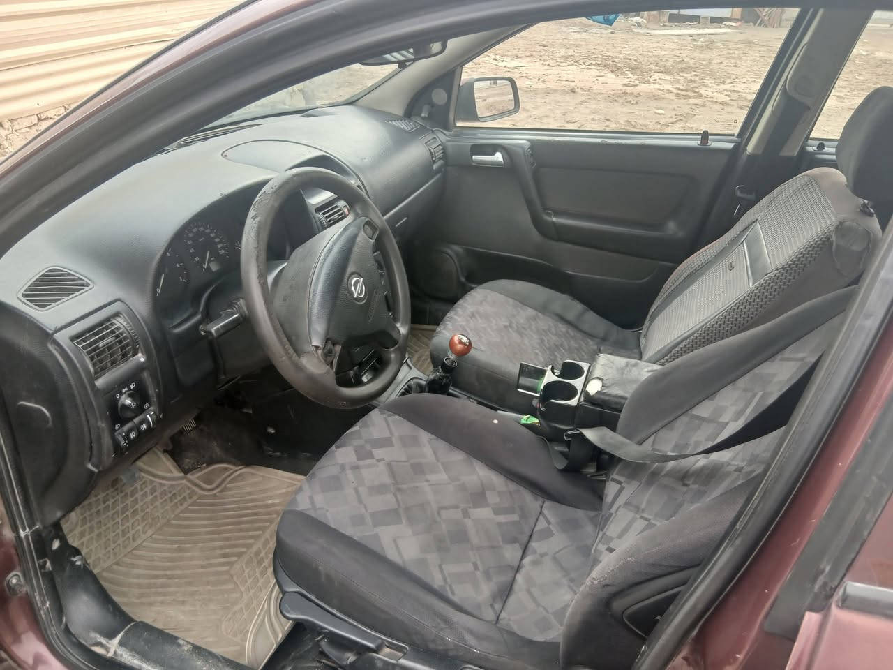 السلام عليكم اوبل استر موديل 2002 بغداد تدفئه تبريد بس الكمبريسر عاطل مكانه بغداد الحسينيه مال الراشدية سعرها 36ورقه ***********
