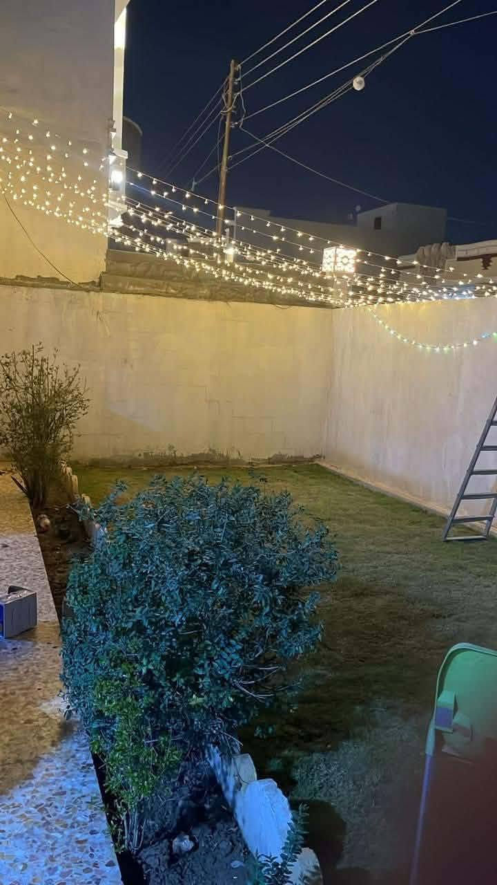 دار للبيع في الرمادي التأميم 30تموز قرب جامع معاذ بن جبل ركن طابقين المساحه 315م شارع 8متر 
الطابق الاول مكون من غرفه عدد 2 +صاله كبيره +استقبال  +مطبخ  +مناور  عدد 2 باب رئيسي + مطل ع شارع الثاني  +حديقه وصحيات داخليه وخارجيه والطابق الثاني مكون من غرفتين وصاله وسطح مطل على السطح الطابق الثاني


**إذا كنت صاحب هذا الإعلان وتريد حذفه لأي سبب، رجاءا أرسل رسالة إلى الدعم الفني**