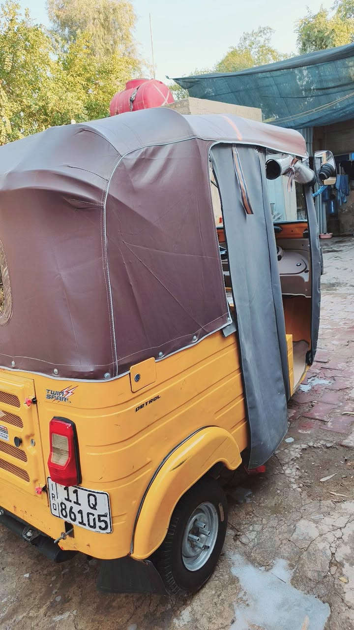 سلام عليكم تكتك موديل ١٩شهر١١ رقم انكليزي تكتك حلوه وكدامك موضحه مكينه خير من الله السعر 6100 الدوس معمرات
المكان بغداد الشماعيه
***********
