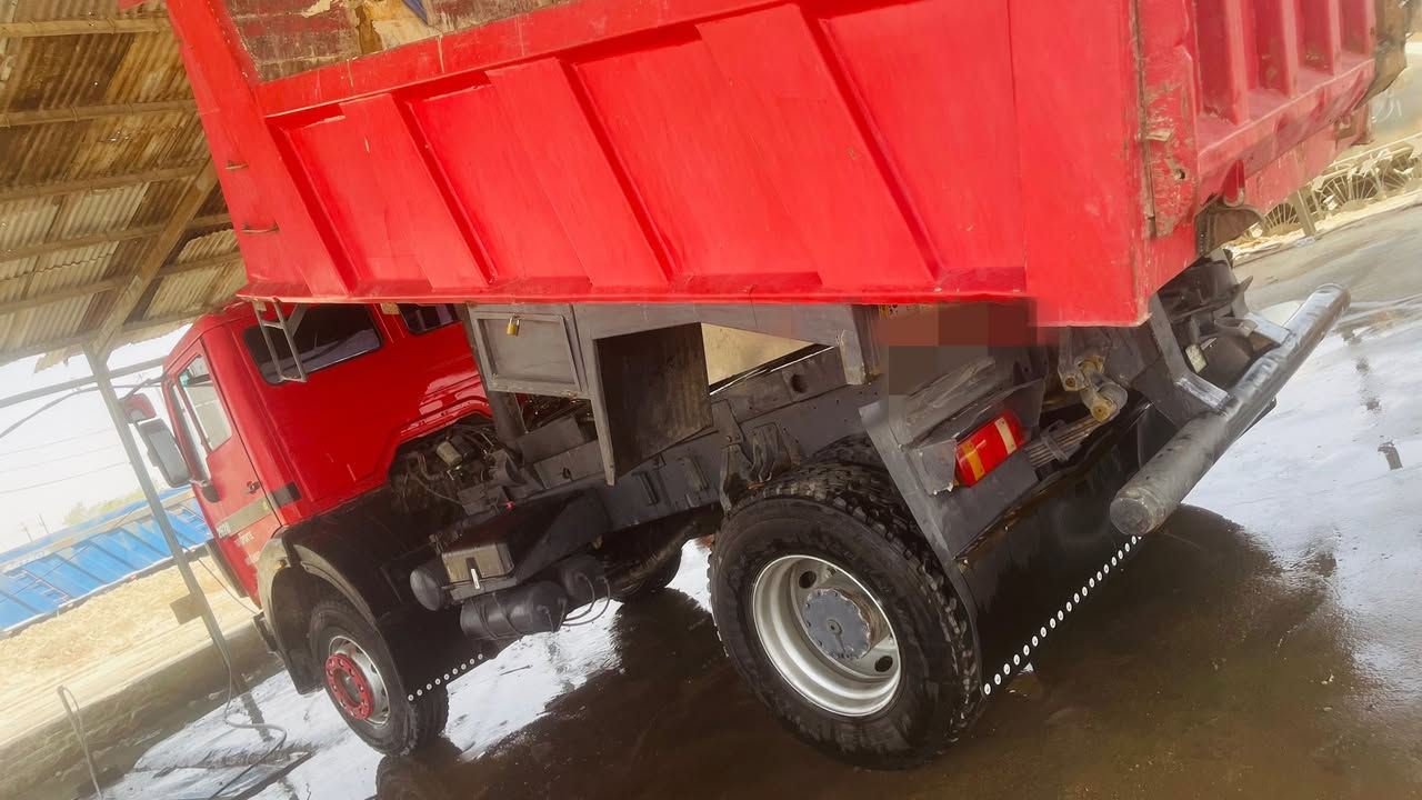 اعيد انشر بسبب الوعود الكاذبه البي تك للبيع او للمراوس بسكس حسب القناعه موديل ٧٨ كير ٢٩وشلعه إماميه مجموعة نص جي أف مكينه ٦ شاصي مكفول رقم انگليزي بسمي سياره جاهزه الاستفسار *********** سعر١٥٠$ وبيه مجال
