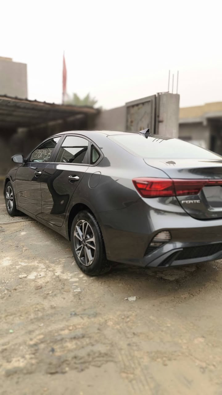 السلام عليكم : ( للبيع فقط )
كيا فورتي : موديل ( 2024 ) وارد امريكي
السعر : 160ورقه 
موبايل ***********
ا———————————————
محرك : 2000 ( دوش ) 
السياره ماشيه : 25
 :   ( لون سلفر غامق)
 
(رقم قادسية شهداءـً)
ا———————————————
مواصفات : 
سويج - شاشه ايباد _ كامره دواره- ويل كب - رادار امامي - اشاير بالمرايه الجانبيه -   -جميع ايرباكاتها سليمه- تحديد مسار -  - قياده ذاتية
ا———————————————
حادث السياره : 
بدون ايرباك 
بــنـيد
 
السياره جديده جدا بدون شخط ولا رصعه
