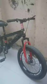 بايسكل للبيع نضيف مابي عطل ب75 وبي مجال الاتصال ع هاذه رقم 07714985769