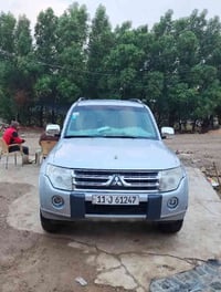 باجيرو 2010  7راكب ثلاث قطع تبريد ثلاث قطع صبغ أثر جراد كامرة حساس شاش...