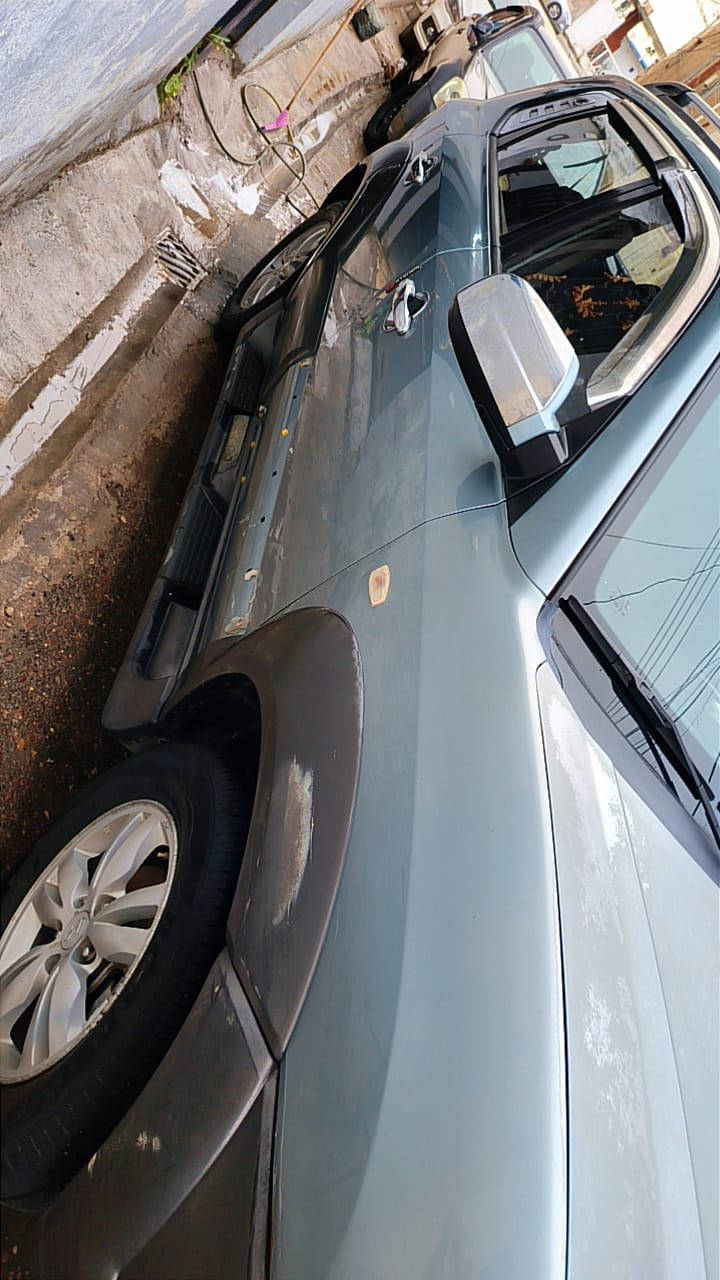 السلام عليكم توسان لبيع مديل 2009خلجي سياره بيه جاملغ لأمامي و باب عكس السايق وبيه جراد بل قماره وبنيد مكينه 2000كير صدر امامي خلفي كله تمام رقم بغداد أنكليزي بسمي سعر 120 وبيه مجال 
مكان بغداد رقم ***********
