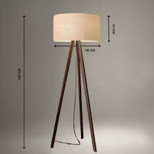 Tripod floor lamp, used but in perfect condition 
Price 50$ أربيل, العراق


**إذا كنت صاحب هذا الإعلان وتريد حذفه لأي سبب، رجاءا أرسل رسالة إلى الدعم الفني**