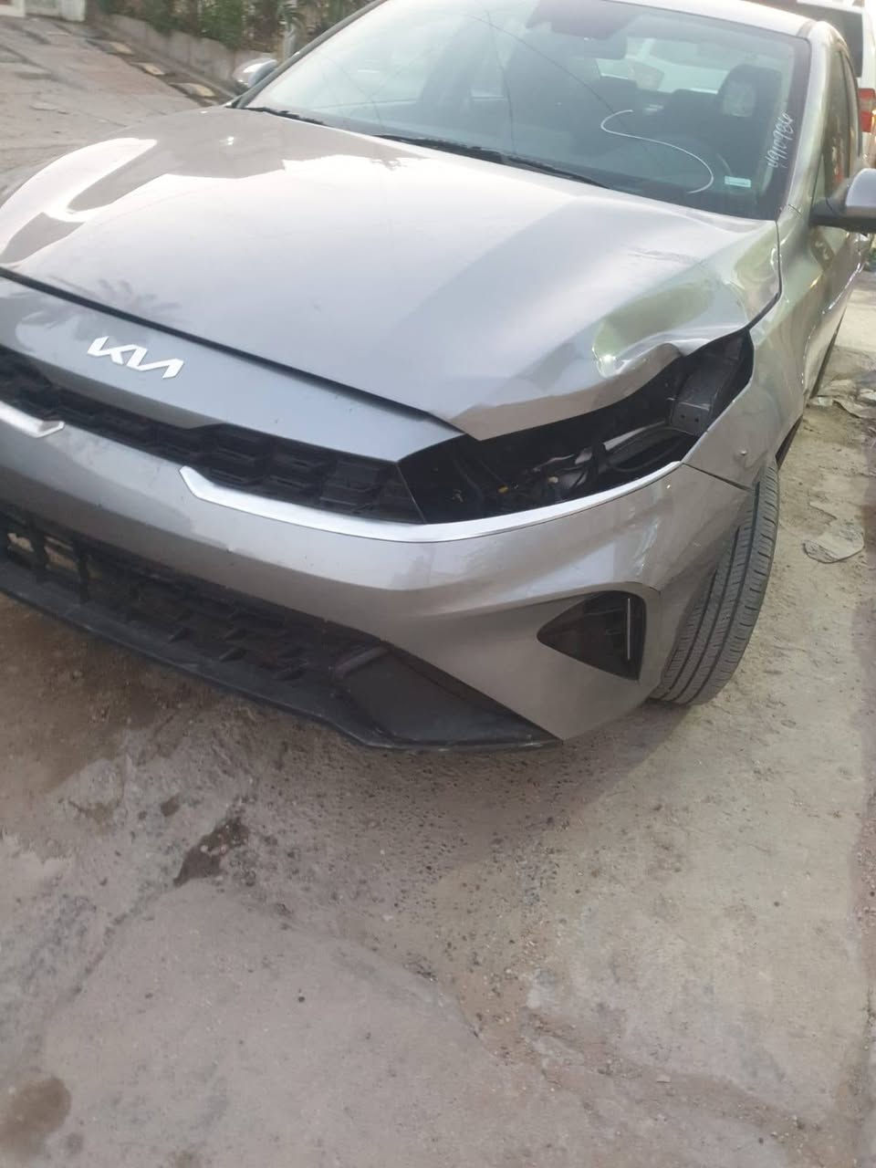فورتي ٢٣ بغداد ب اسمي ماشيه ٤٥ الف السياره بدون ايرباك حادثه مثل ما موضح بدون صبغ بدون تبديل السعر ١٤٠ بيها مجال قليل المشتل شارع المطبك قرب الامانه ***********
