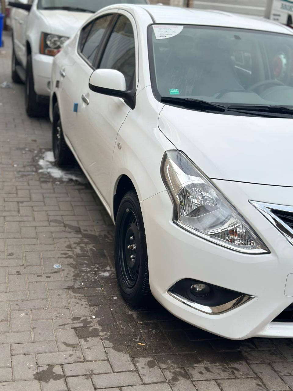 السلام عليكم ورحمة الله وبركاته 
نيسان هندي مديل 24 كفاله عامة ماشيه (31 )جديده كلش ماناقصها شي 
سعر ب( 130 $ )وبيه مجال 
مكلف بالنشر للاستفسار الاتصال بالرقم
( *********** ) ابو الجود
