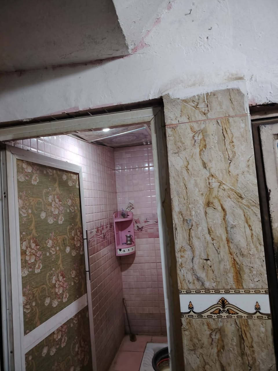 بيت للبيع — موقع تجاري ممتاز، يصلح للسكن او الاستثمار تجاري واقع على شارع حيوي بل قرب  أسواق ومدارس 🏫 وخدمات المساحة: 75
📐الواجهة 6* 12,50 يحتوي على طابقين زائد يحتوي على محل خارجي تجاري 
ومتوفر كافة الخدمات ( ماء 💧، مجاري ، كهرباء) البيت طابو صرف وجاهز للتنازل فرصة ممتازة 📍عنوان الدورة ابو دشير 📞للاستفسار الاتصال: … ***********
