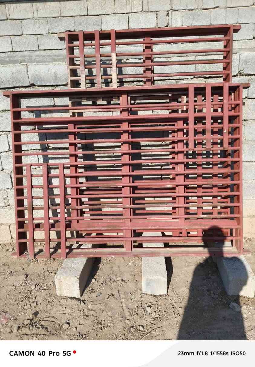 للبيع -٣-أبواب + ٦ شبابيك
العنوان: ابوجسرة
الهاتف: ***********
