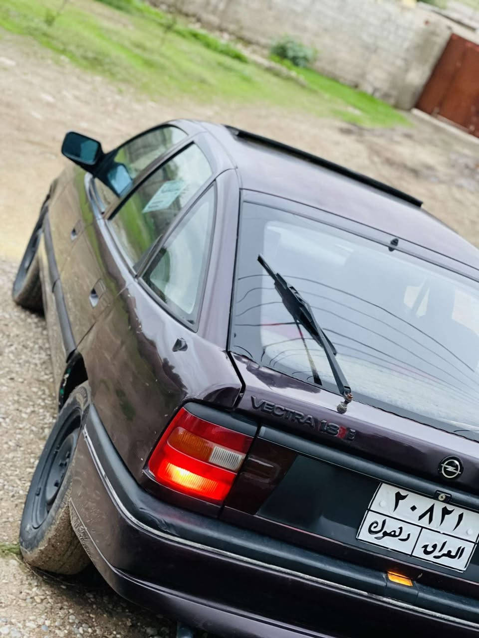 اوبل فيكترا✈️ موديل 1993🔥 مكينه 18 سياره سقف سيلات كولش حلو كيرو محرك ب شرت سياره جايز جايز ماكو اي شي بي مصرف اربع تايات ب جديد🛞  سياره شاشه ايباد 🖥️سياره ماكو دعم تحويل وكاله بشرت مكينه حجم 1.5 سياره  كوشنات هيتر🥵 تتفيه🥵 
سعر 35$ 570 الف غرامه انزل سعر
مكان روفيه اقره  بردرش
رقم الهاتف *********** كورك موجود عل واتساب
