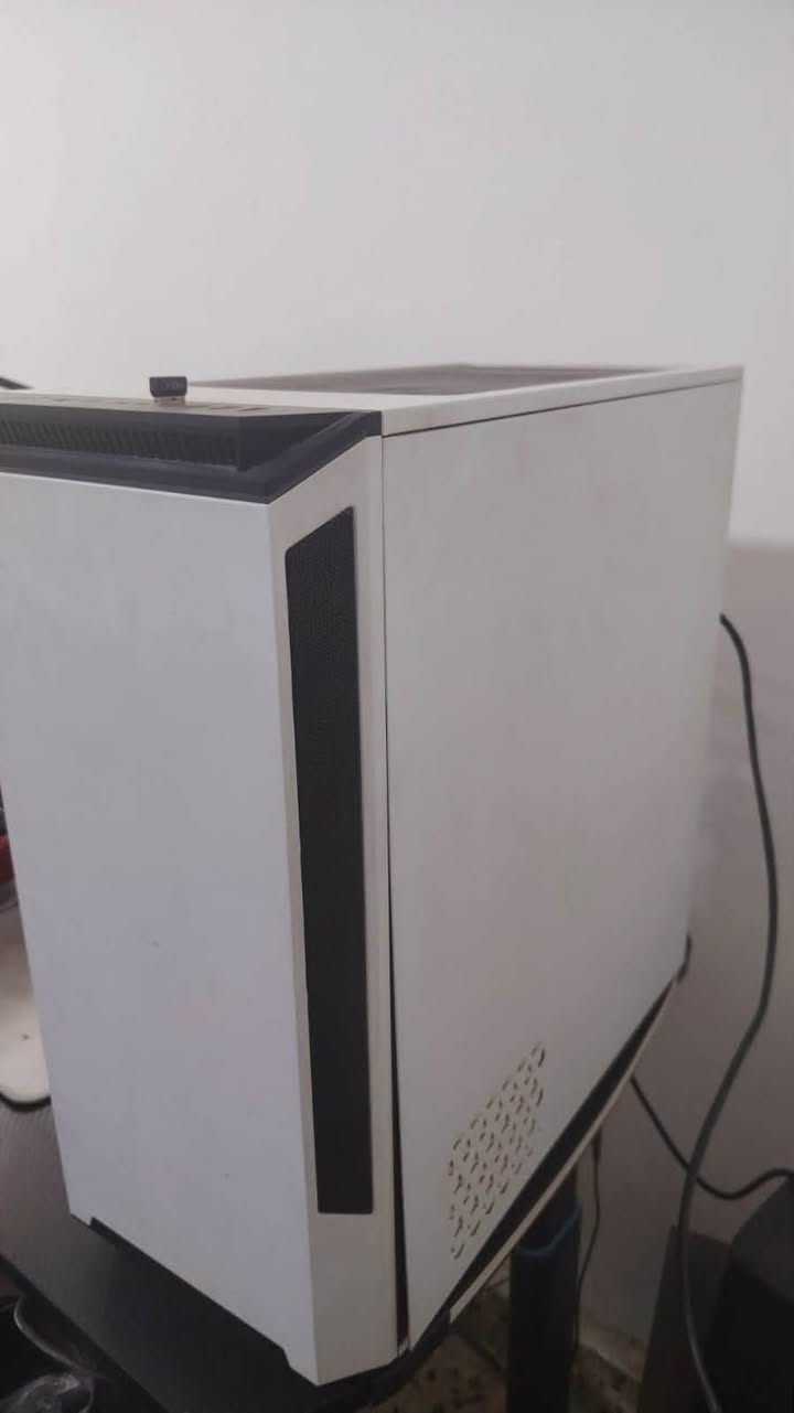 شاشة MSI 144hz 1ms
Cpu :  Ryzen 5 5500
GPU : RX6600XT XFX SWIFT 8GB
RAM : 16GB 2×8 3200MHZ KINGSTONE FURY BEAST RGB
HDD : 1TB 7200RPM SEGATE
SSD : 120GB +240
M. 2 samsung 500 g
CASE : GAMEMAX PALADIN
PSU : 650W AEROCOOL
ماوس لوجيتك  
كيبورد ريدراكون ميكانيكل
سماعة هايبر اكس كلاود 2
مايك هايبر اكس دو كاست
مع ستاند مايك وستاند شاشة
بمليون
استخدام 4 اشهر


**إذا كنت صاحب هذا الإعلان وتريد حذفه لأي سبب، رجاءا أرسل رسالة إلى الدعم الفني**